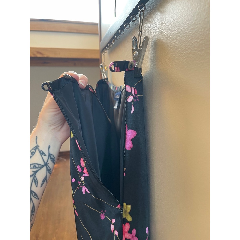 Ann Taylor Silk Midi Skirt Womens 6 Black Pink Floral Excellent A-Line Satin - Picture 7 of 8